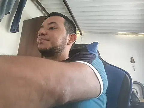 Snapshot of SexIngenieur chatting on 11.22.25 SexIngenieur online show from 11.22.25