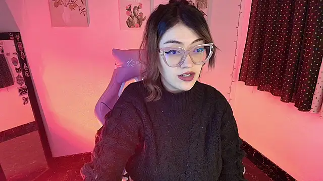 Snapshot of isaferrer06 chatting on 12.04.25 isaferrer06 online show from 12.04.25