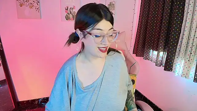 Snapshot of isaferrer06 chatting on 12.16.25 isaferrer06 online show from 12.16.25