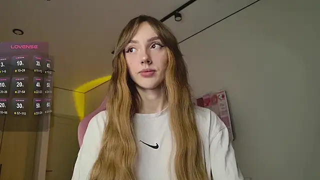 Lunainnk online show from 10.11.25