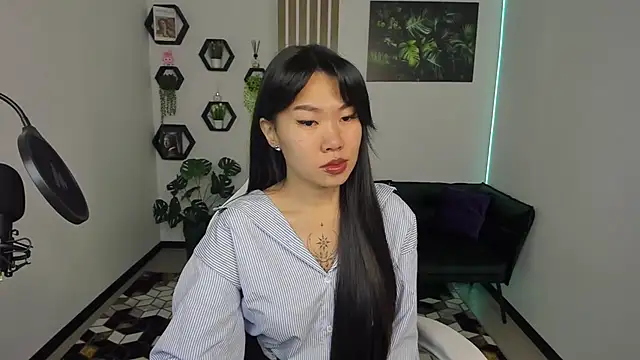 LunaPurrr online show from 10.23.25