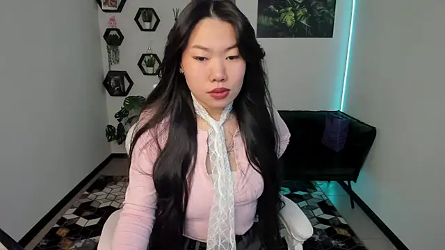 LunaPurrr online show from 11.18.25