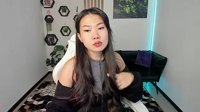 LunaPurrr online show from 11.28.25