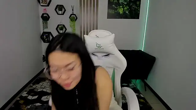 LunaPurrr online show from 01.12.26