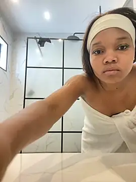 BaddestAss22 online show from 09.28.25