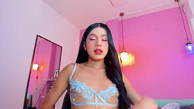 Snapshot of KristallSwan chatting on 09.24.25 KristallSwan online show from 09.24.25