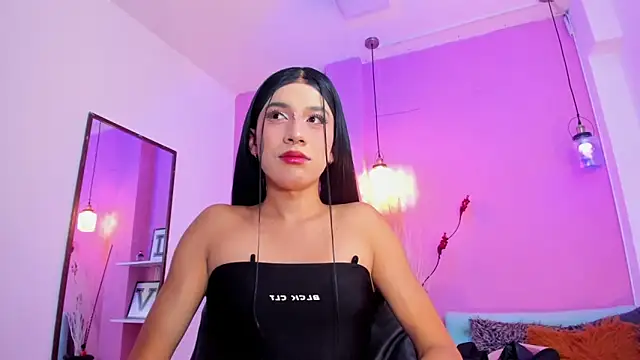 Snapshot of KristallSwan chatting on 09.28.25 KristallSwan online show from 09.28.25