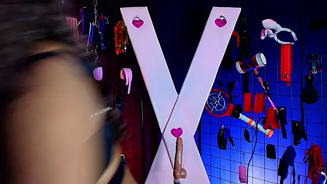 Snapshot of MrEbonybdsm chatting on 03.12.26 MrEbonybdsm online show from 03.12.26