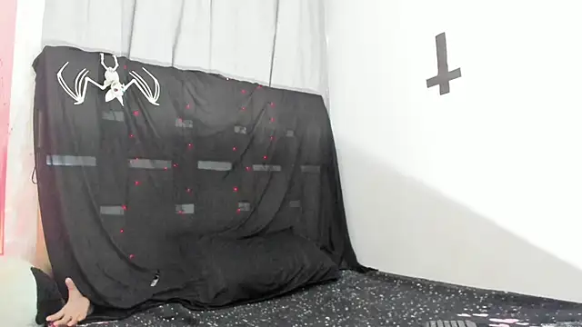 Snapshot of JulianaCarter chatting on 10.25.25 JulianaCarter online show from 10.25.25