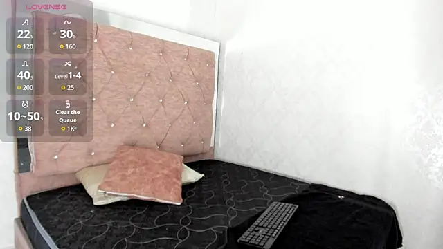 Snapshot of JulianaCarter chatting on 11.13.25 JulianaCarter online show from 11.13.25