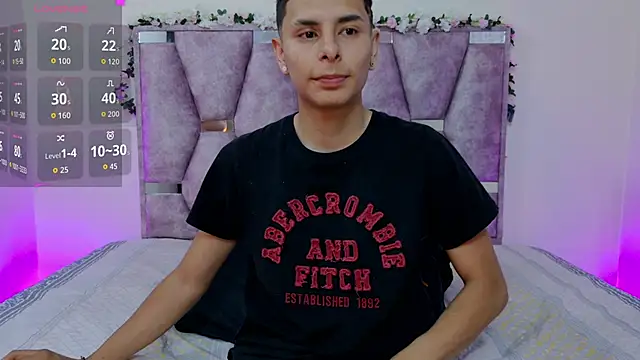 Snapshot of lana_and_liam_ chatting on 10.25.25 lana and liam online show from 10.25.25