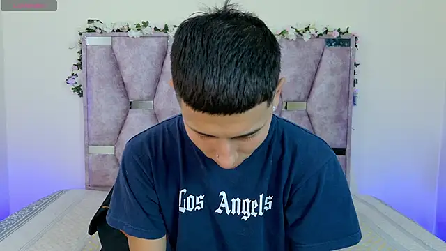 Snapshot of lana_and_liam_ chatting on 11.09.25 lana and liam online show from 11.09.25