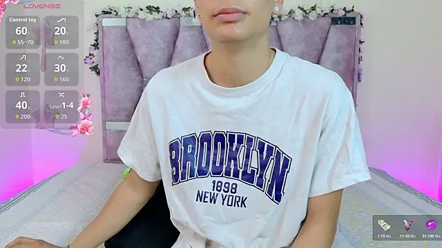 Snapshot of lana_and_liam_ chatting on 11.16.25 lana and liam online show from 11.16.25