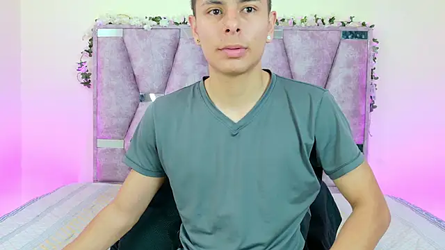 Snapshot of lana_and_liam_ chatting on 12.18.25 lana and liam online show from 12.18.25