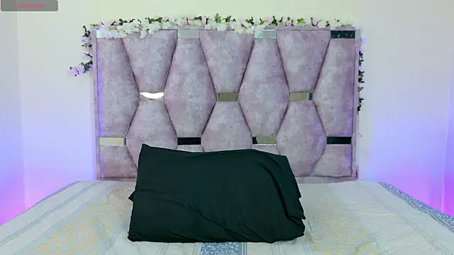 Snapshot of lana_and_liam_ chatting on 02.11.26 lana and liam online show from 02.11.26