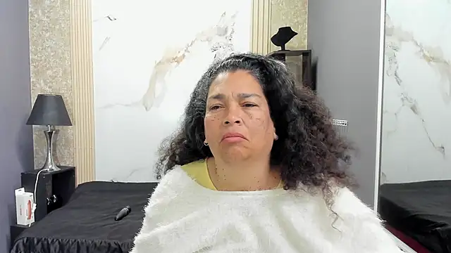 NinaBlazee online show from 10.19.25