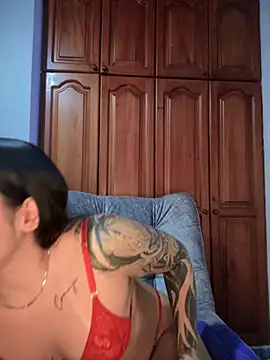 Snapshot of KaditaNavarro chatting on 09.27.25 KaditaNavarro online show from 09.27.25