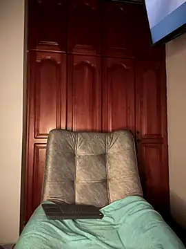 Snapshot of KaditaNavarro chatting on 11.01.25 KaditaNavarro online show from 11.01.25