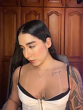 Snapshot of KaditaNavarro chatting on 03.21.26 KaditaNavarro online show from 03.21.26