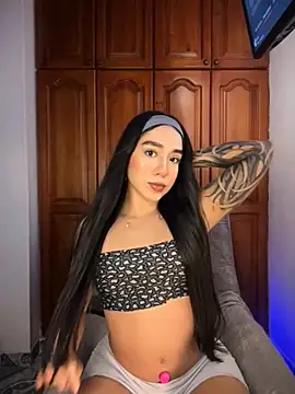 Snapshot of KaditaNavarro chatting on 03.22.26 KaditaNavarro online show from 03.22.26