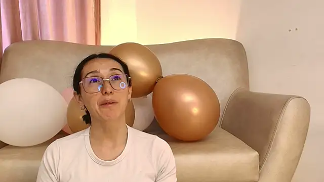 Ginevra esposito online show from 04.30.26