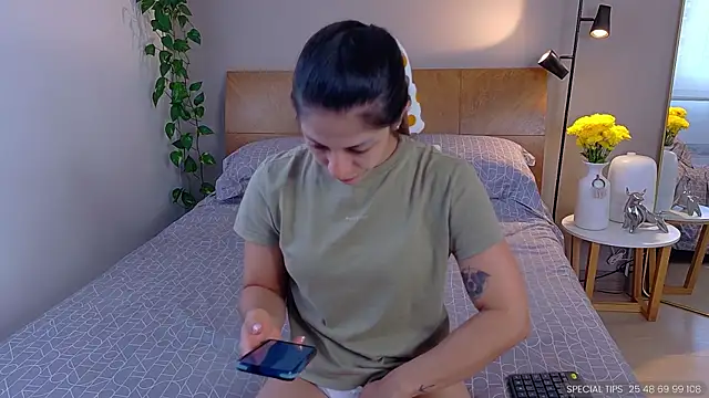 Snapshot of sarah_rayy chatting on 09.25.25 sarah rayy online show from 09.25.25