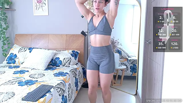 Snapshot of sarah_rayy chatting on 10.23.25 sarah rayy online show from 10.23.25