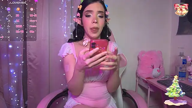 Snapshot of victoriabb28 chatting on 11.21.25 victoriabb28 online show from 11.21.25