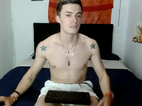 Snapshot of Ken_bigcock77 chatting on 09.24.25 Ken bigcock77 online show from 09.24.25