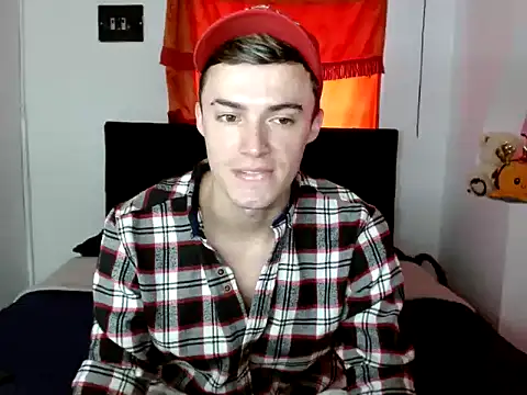 Snapshot of Ken_bigcock77 chatting on 09.24.25 Ken bigcock77 online show from 09.24.25