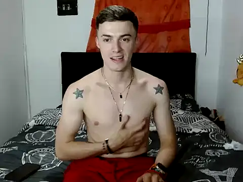 Snapshot of Ken_bigcock77 chatting on 10.04.25 Ken bigcock77 online show from 10.04.25