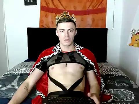 Snapshot of Ken_bigcock77 chatting on 10.06.25 Ken bigcock77 online show from 10.06.25