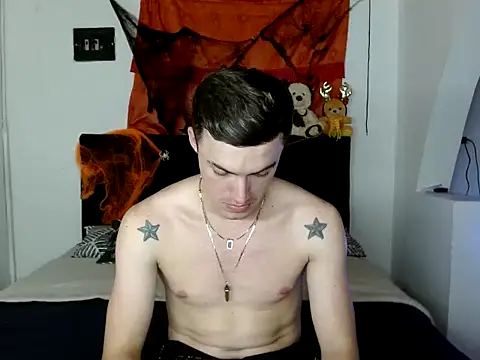 Snapshot of Ken_bigcock77 chatting on 11.01.25 Ken bigcock77 online show from 11.01.25