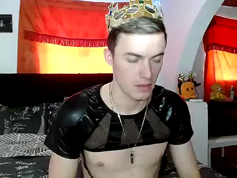 Snapshot of Ken_bigcock77 chatting on 11.25.25 Ken bigcock77 online show from 11.25.25