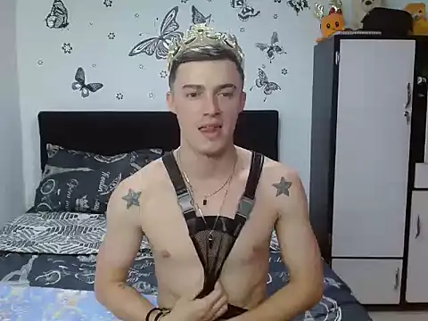 Snapshot of Ken_bigcock77 chatting on 02.18.26 Ken bigcock77 online show from 02.18.26