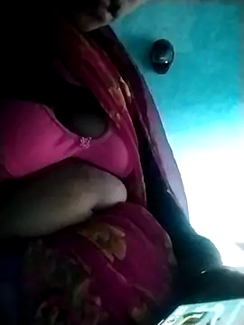 Hot-qwer online show from 02.21.26