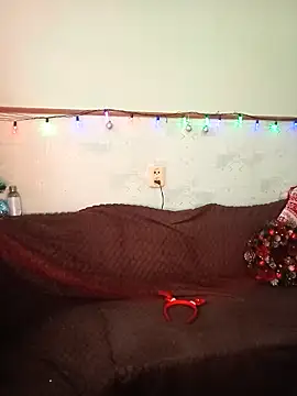 XHelenaX90 online show from 12.22.25