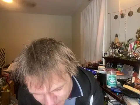 Snapshot of XanderOzzz chatting on 12.04.25 XanderOzzz online show from 12.04.25