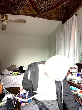 Snapshot of XanderOzzz chatting on 01.13.26 XanderOzzz online show from 01.13.26