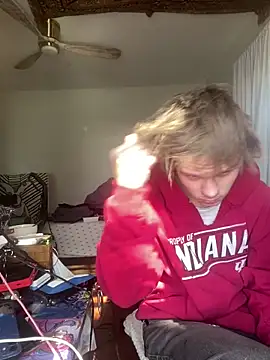 Snapshot of XanderOzzz chatting on 02.13.26 XanderOzzz online show from 02.13.26