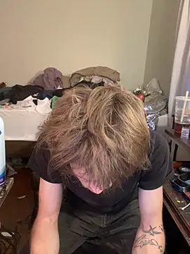 Snapshot of XanderOzzz chatting on 04.14.26 XanderOzzz online show from 04.14.26