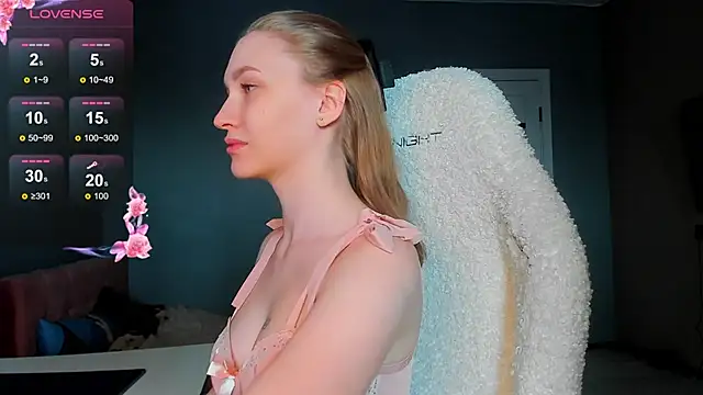 Snapshot of Ammi_bliss chatting on 11.19.25 Ammi bliss online show from 11.19.25