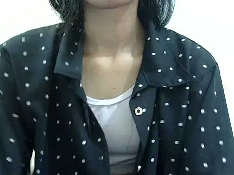 smallcuute online show from 11.30.25