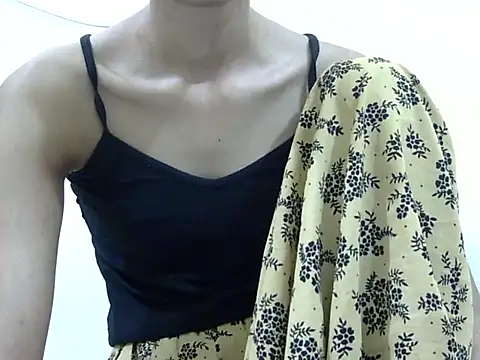 smallcuute online show from 12.16.25