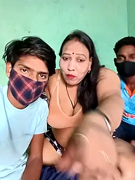 LoveOnStream online show from 10.19.25