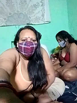 LoveOnStream online show from 11.22.25