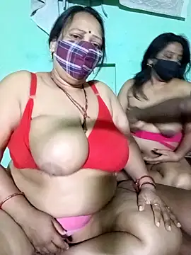 LoveOnStream online show from 03.12.26