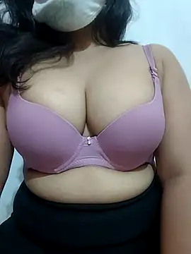 Snapshot of Sakshi4u chatting on 11.29.25 Sakshi4u online show from 11.29.25