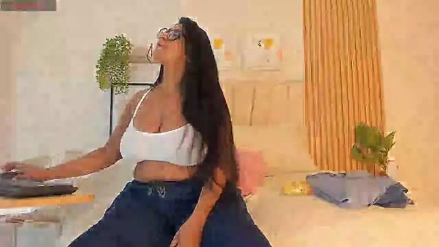  Miaa khalifa  online show from 05.28.26