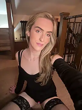 Snapshot of Dorinda_23X chatting on 11.11.25 Dorinda 23X online show from 11.11.25